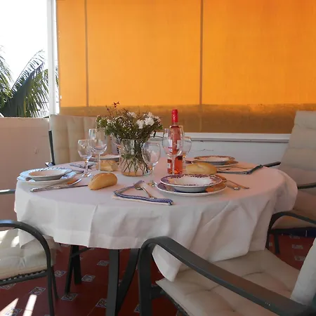 Sleeps 4 With Terrace Apartamento Chipiona