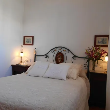 Apartament Sleeps 4 With Terrace