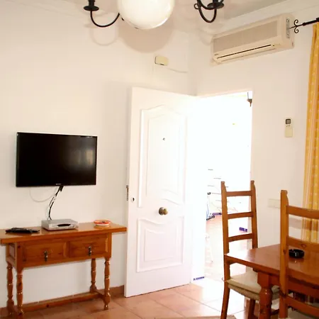 Sleeps 4 With Terrace Apartamento Chipiona