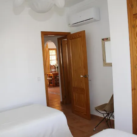 Sleeps 4 With Terrace *